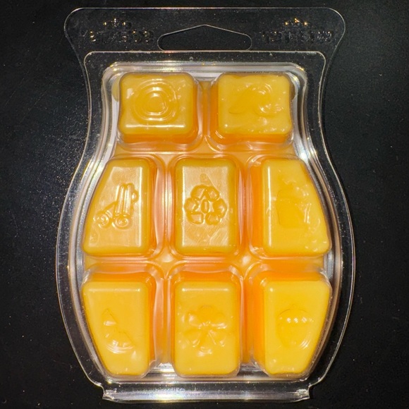 Scentsy Pineapple Rose Wax Bar - Picture 3 of 4